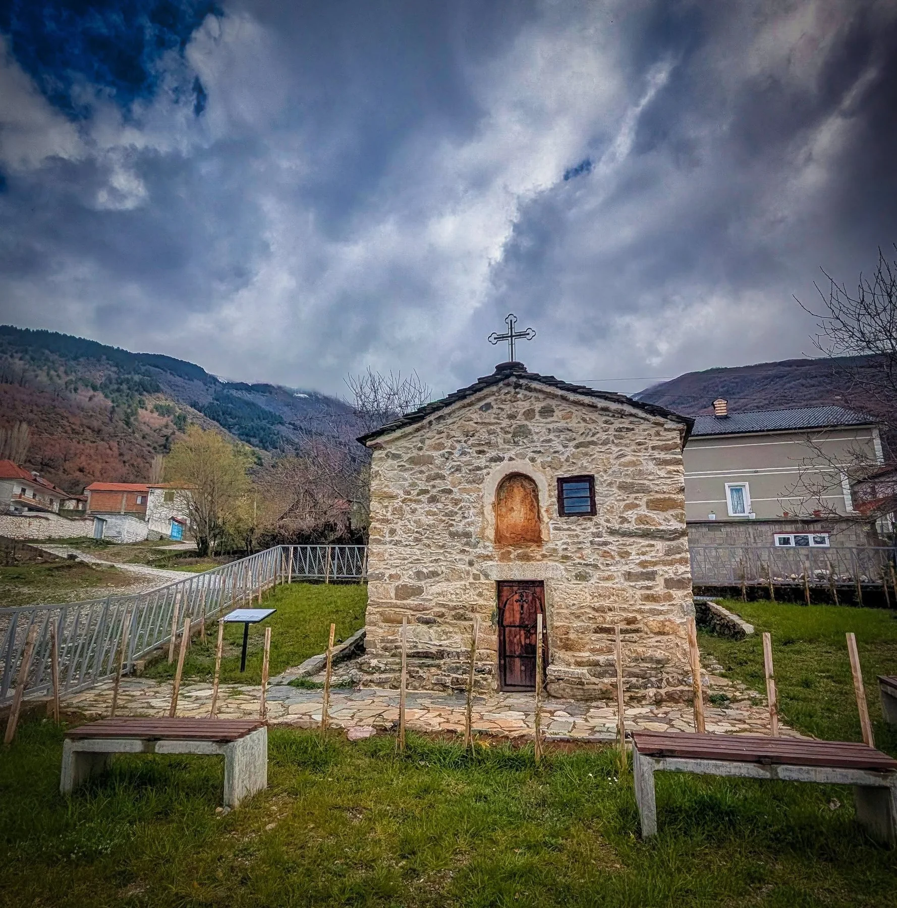 Kulla, kisha dhe xhami historike